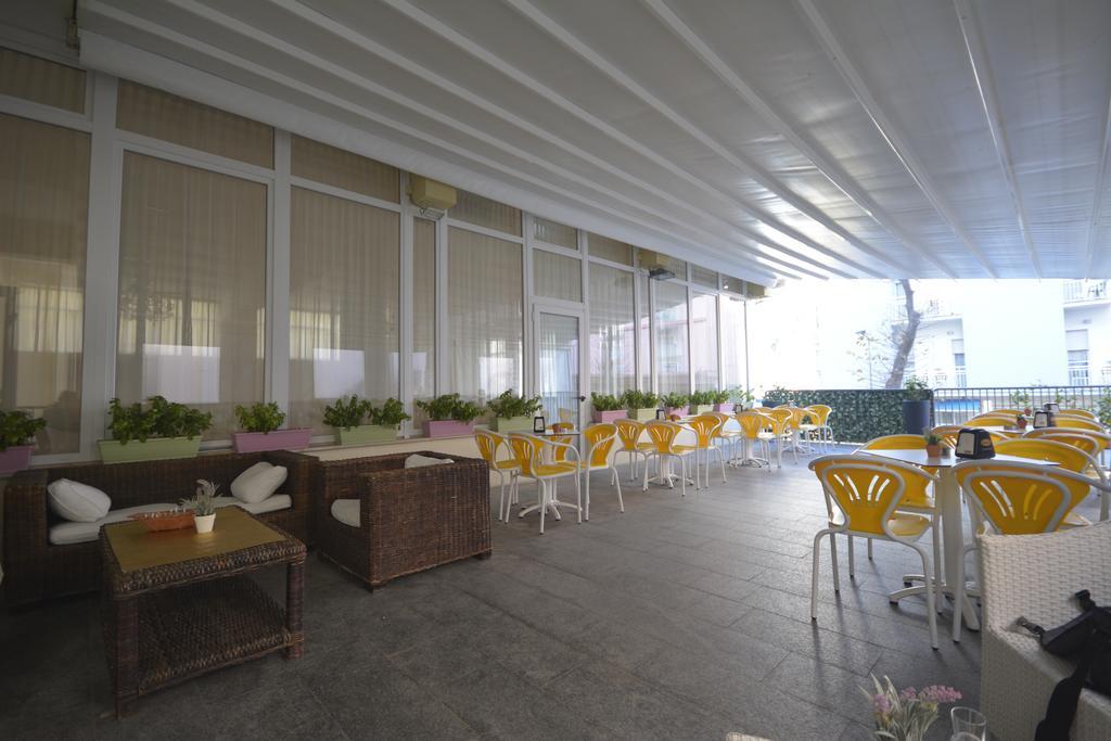 Hotel Corona Rimini Zewnętrze zdjęcie